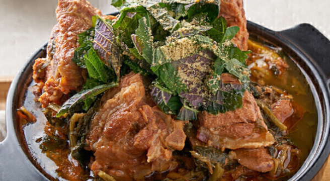 농가살리기 푸짐한 맛 배터지는 고기듬뿍 감자탕 5kg(8~10인분)