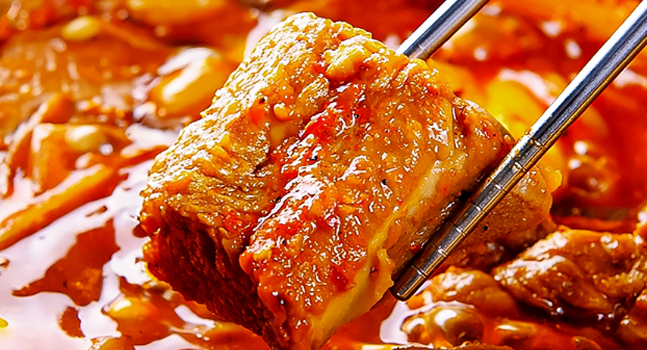 동인동 돼지갈비찜 2팩+껍데기 증정/대구명물 매운찜갈비 간장찜갈비 맛 2종(총 2kg) 돼지갈비 100%